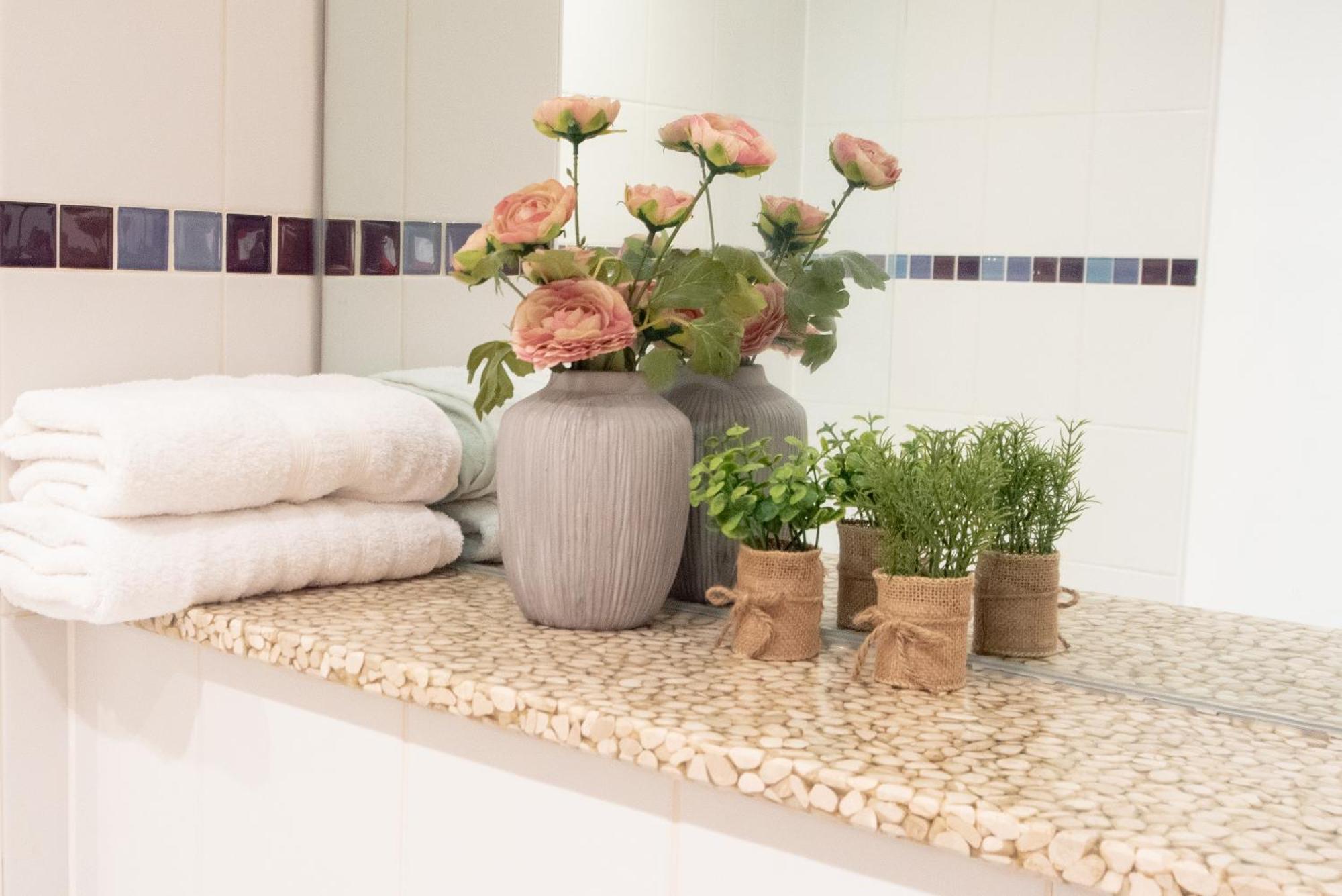 Spacious 1 Bed Apartment With Workspace, Coffee & Free Secure Parking เบอร์มิงแฮม ภายนอก รูปภาพ