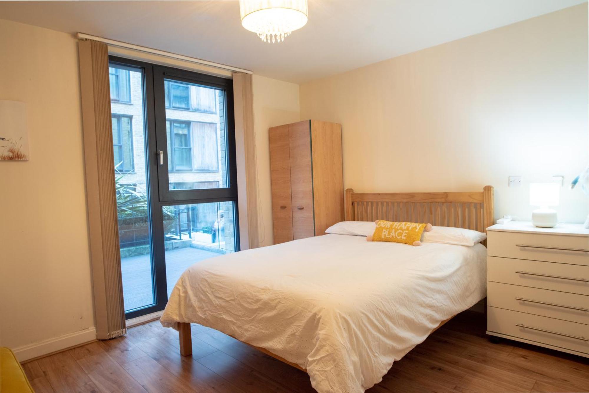 Spacious 1 Bed Apartment With Workspace, Coffee & Free Secure Parking เบอร์มิงแฮม ภายนอก รูปภาพ