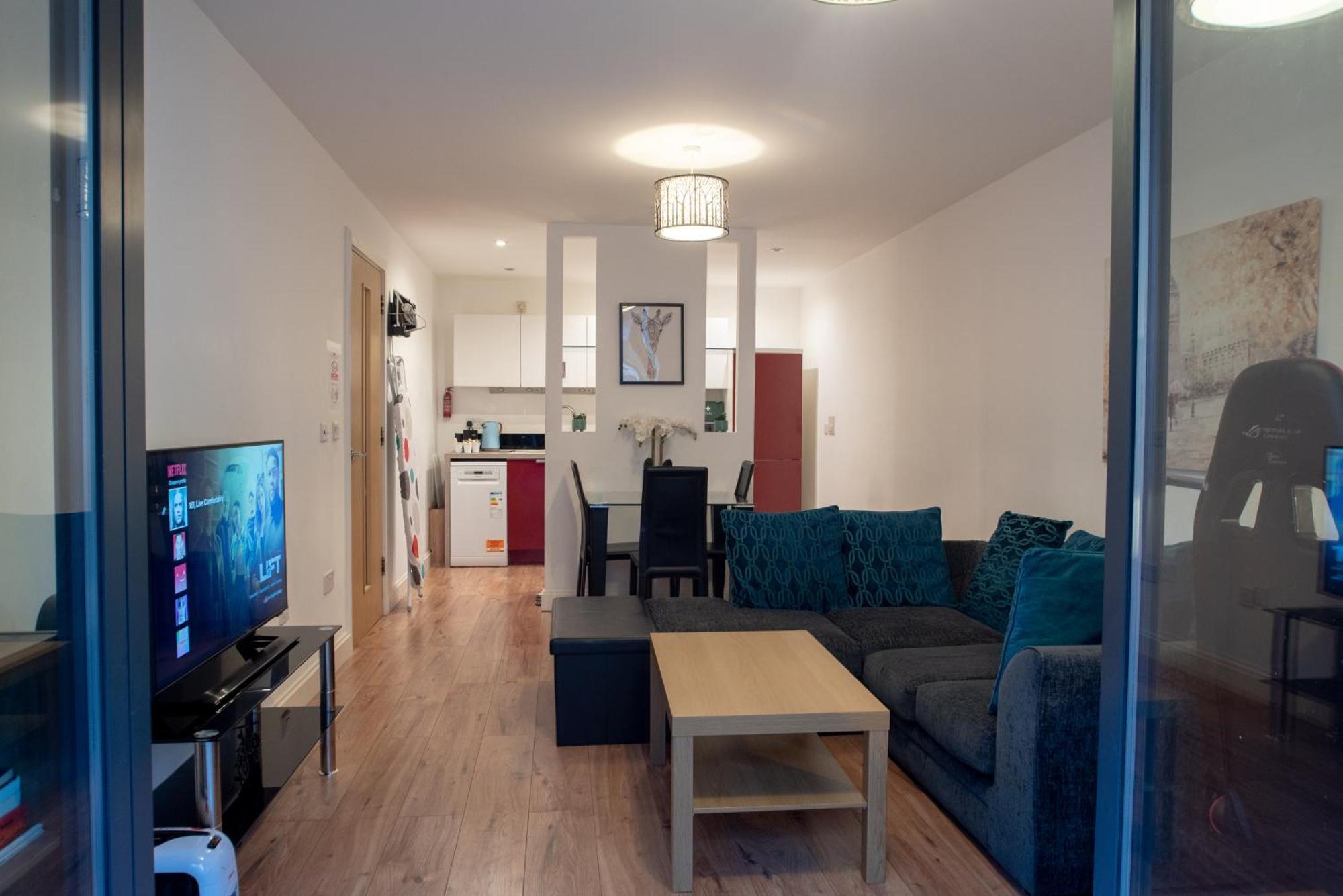 Spacious 1 Bed Apartment With Workspace, Coffee & Free Secure Parking เบอร์มิงแฮม ภายนอก รูปภาพ