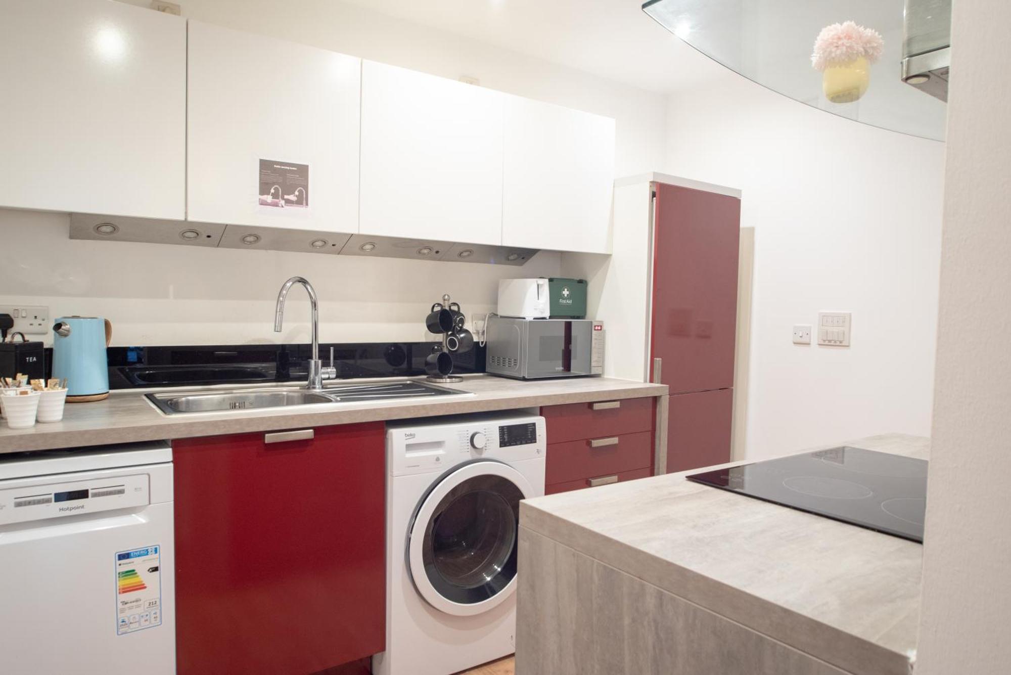 Spacious 1 Bed Apartment With Workspace, Coffee & Free Secure Parking เบอร์มิงแฮม ภายนอก รูปภาพ